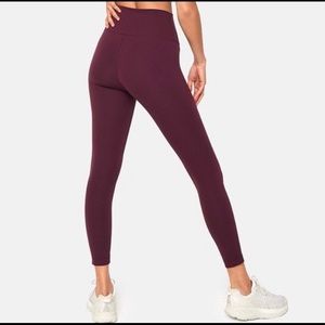 Outdoor voices STV.OV leggings in fig!!